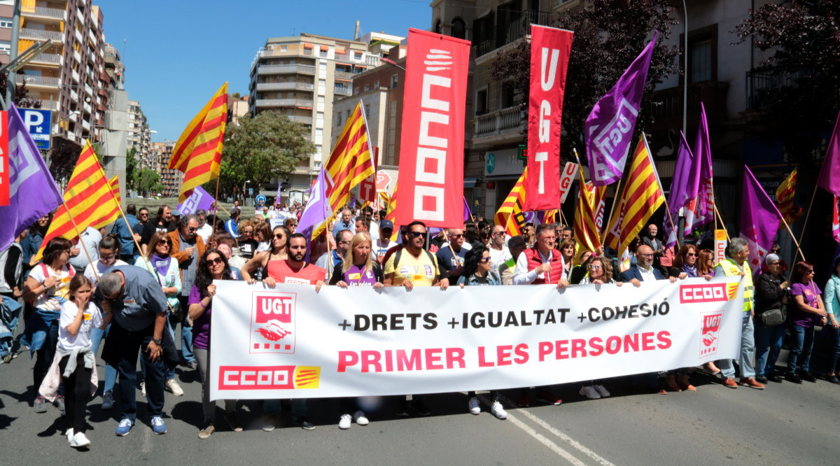 Un moment de la manifestació del Primer de Maig convocada per la UGT i CCOO a Lleida. Salvador Miret (ACN)