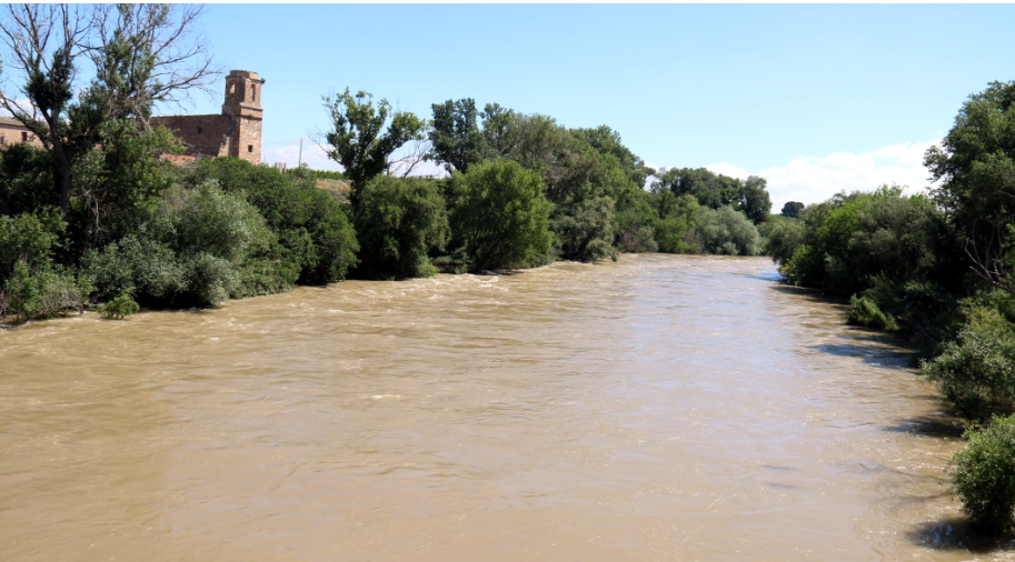 Pla general del riu Segre, just abans de confluir amb el Cinca a la Granja d'Escarp. Imatge del 31 de maig del 2018.. ACN