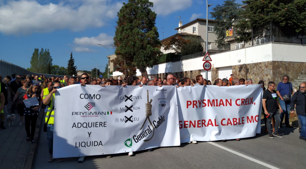 La manifestació dels treballadors de Prysmian a Manlleu. Comitè d\'Empresa de Prysmian Group