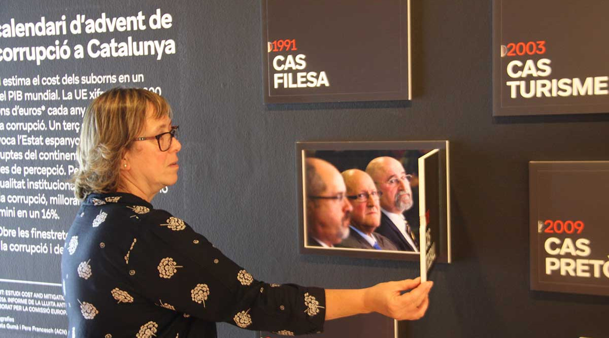 Una exposició de l'Oficina Antifrau de Catalunya. Gerard Comas Robert (ACN)