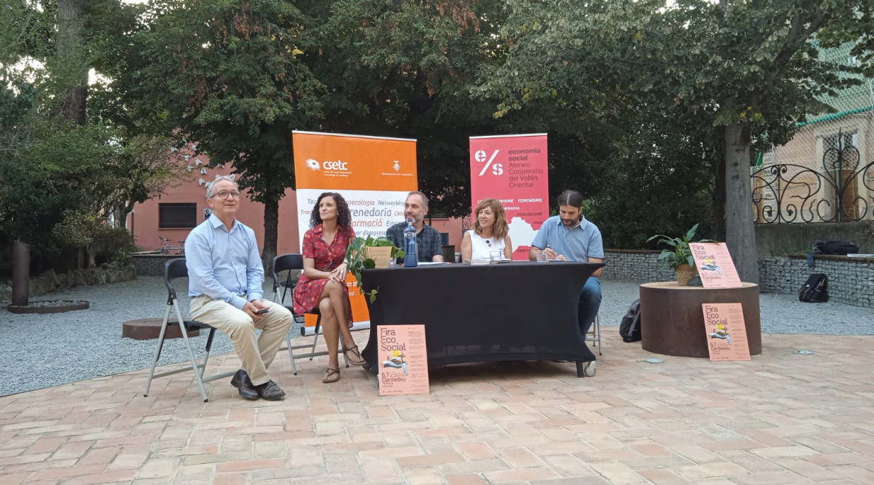 Cardedeu ha estat l'escenari de la presentació de la segona Tardor Ecosocial que aglutina fires d’economia social i solidària (ESS) de diversos municipis del Vallès Oriental. Ateneu Cooperatiu Vallès Oriental