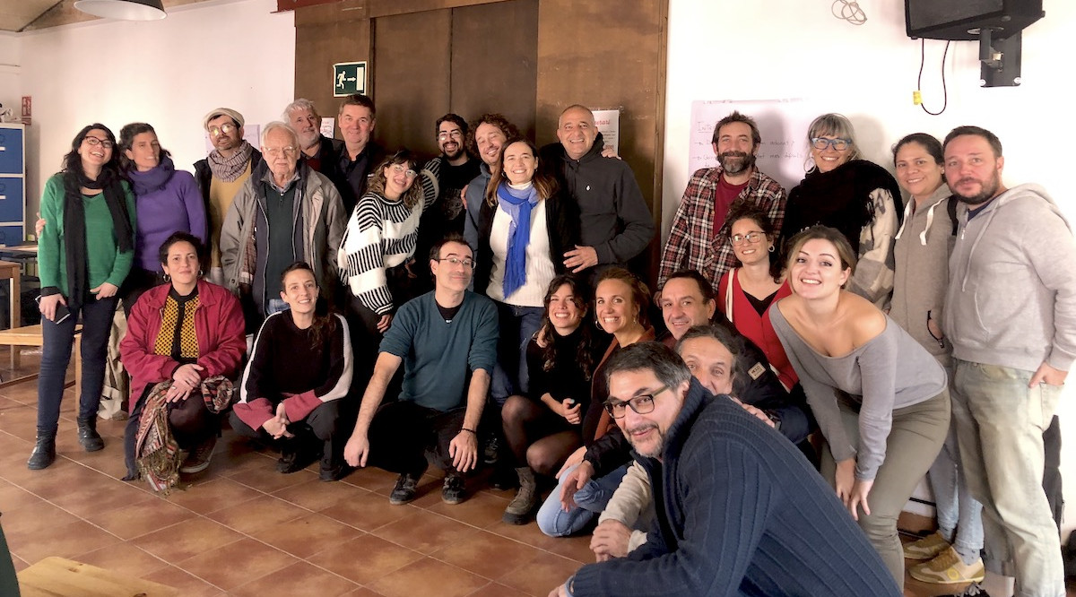 Els participants són membres d'ateneus, pols cooperatius, xarxes locals i comunalitats urbanes de punts diversos de l'àmbit metropolità de Barcelona. Laia Coronado Nadal